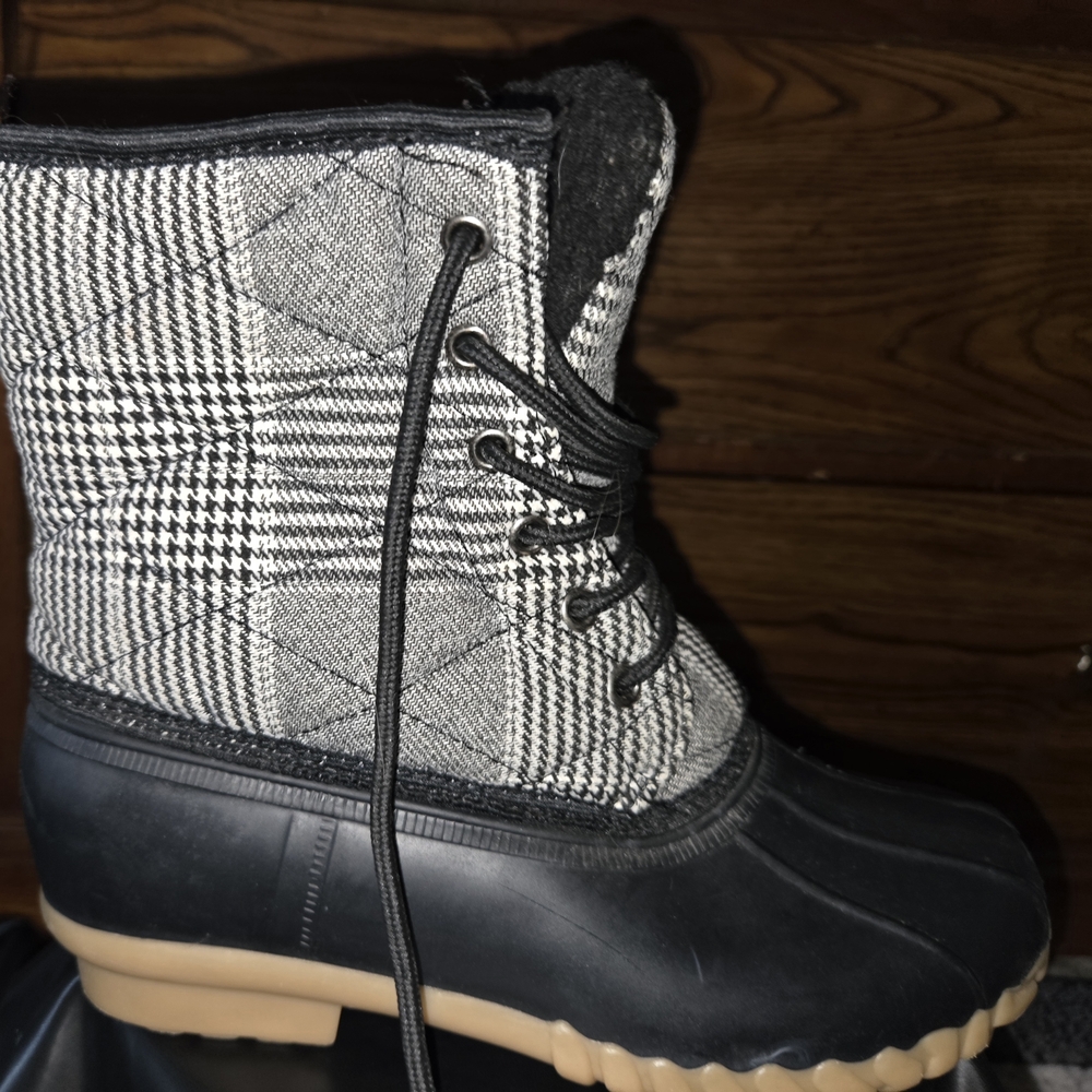 Plaid Black and Tan Women's Boots